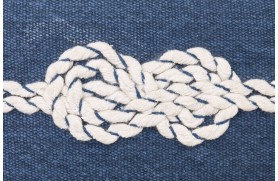 Knots pillow