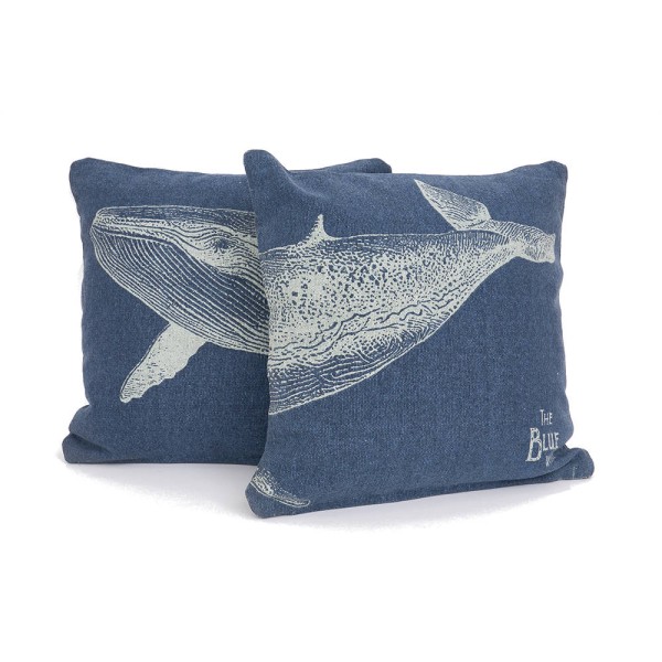 Set of 2 Whale cushions